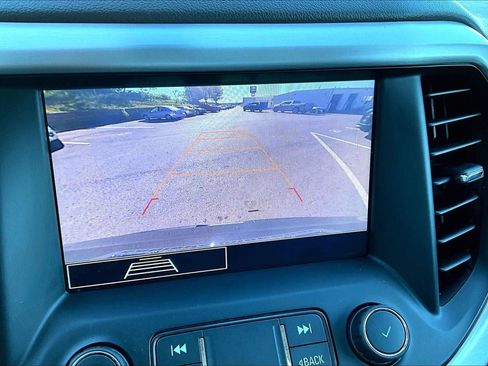 Used 2020 GMC Acadia SLT FWD image 21