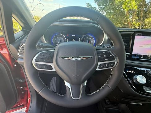 New 2026 Chrysler Pacifica Select image 20