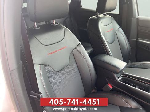 Used 2025 Jeep Compass Trailhawk AWD/4WD image 13