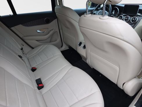 Used 2018 Mercedes-Benz GLC 300 4MATIC image 16