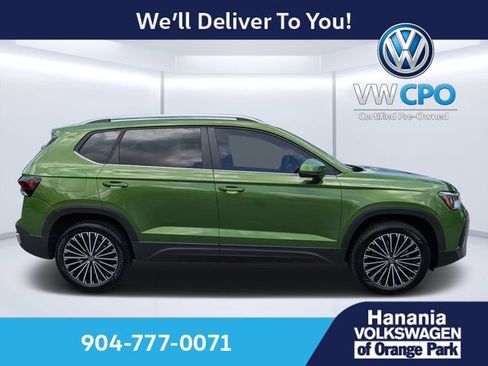 Certified 2026 Volkswagen Taos SE FWD image 2