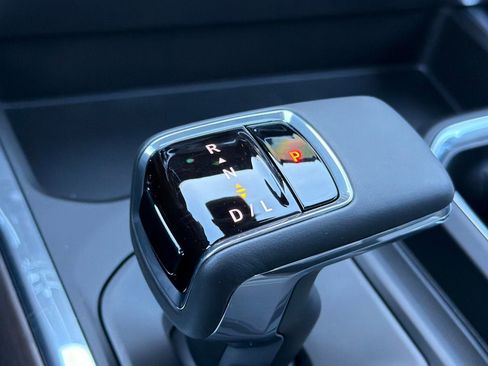 New 2026 GMC Sierra 1500 SLT w/ SLT Premium Package image 19