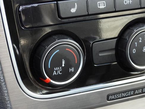 Used 2014 Volkswagen Passat 1.8T SE image 46