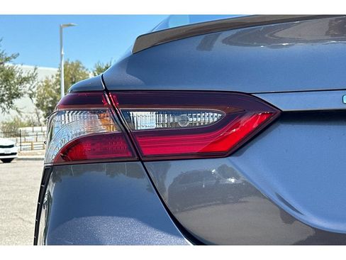Used 2023 Toyota Camry SE FWD image 12