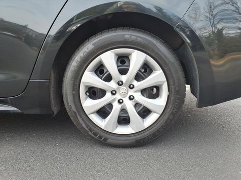 Used 2022 Toyota Corolla LE image 20