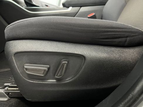 Used 2023 Toyota Highlander LE image 13