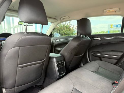 Used 2020 Chrysler 300 Touring w/ Driver Convenience Group RWD image 21