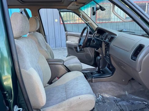 Used 2000 Toyota 4Runner SR5 image 11