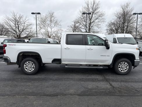 Used 2024 Chevrolet Silverado 3500 LT image 8