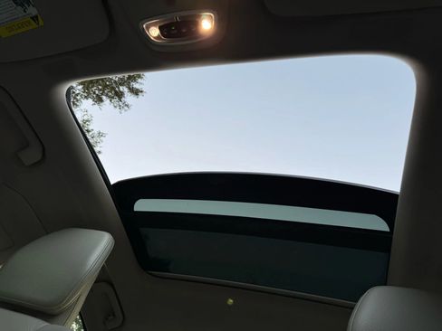 Used 2021 Volvo S60 T5 Momentum image 32