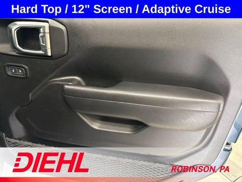 Used 2025 Jeep Wrangler Unlimited Rubicon AWD/4WD image 13