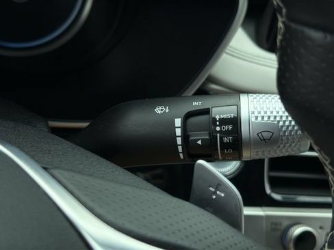 Used 2025 Genesis G70 2.5T RWD image 29