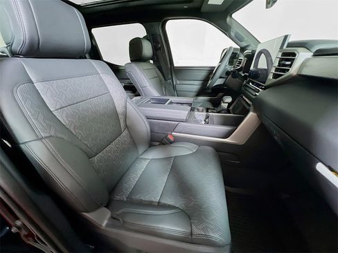 Used 2025 Toyota Tundra Limited image 24