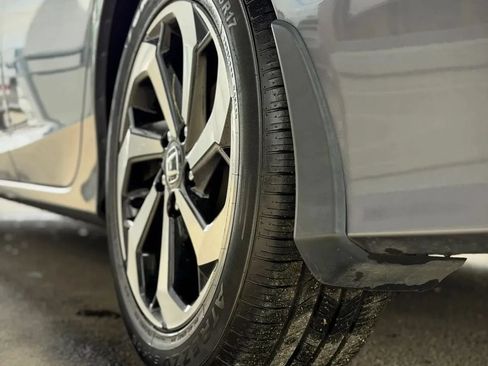 Used 2016 Honda Accord EX image 9