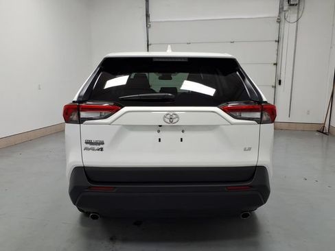 Used 2024 Toyota RAV4 LE FWD image 4
