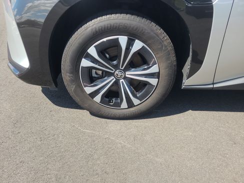 Certified 2024 Toyota bZ4X AWD w/ Weather Package image 9