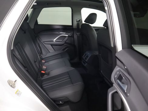 Used 2025 Audi Q5 Premium w/ Convenience Package image 24