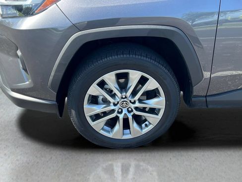 Certified 2022 Toyota RAV4 XLE Premium FWD image 9