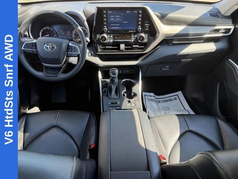 Used 2022 Toyota Highlander XLE AWD/4WD image 14