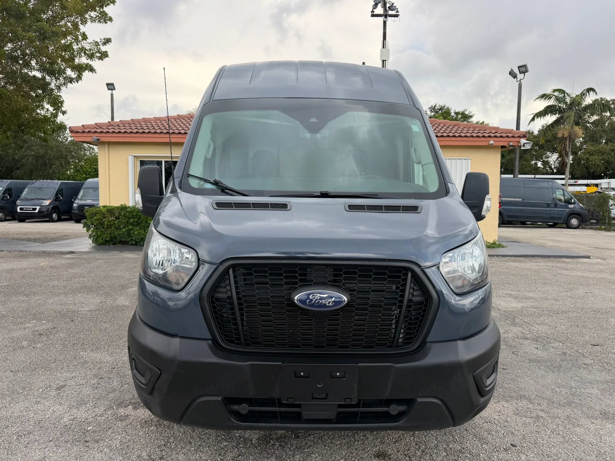 Used 2020 Ford Transit 250 148 High Roof Extended RWD image 10