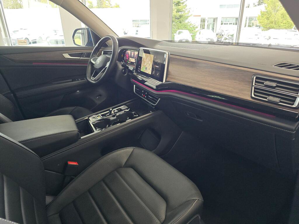 Used 2025 Volkswagen Atlas SEL AWD/4WD image 45