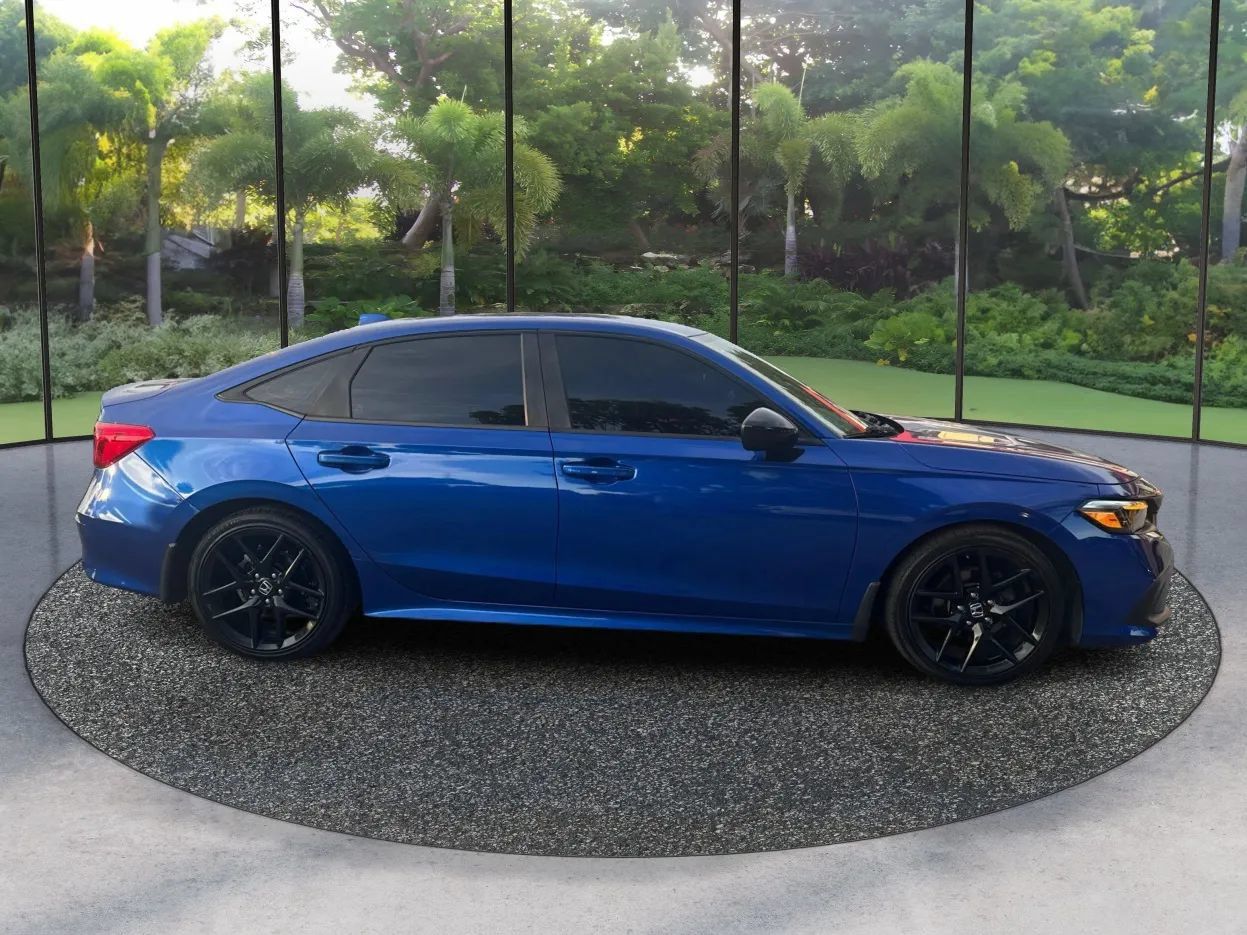 Used 2023 Honda Civic Sport image 4