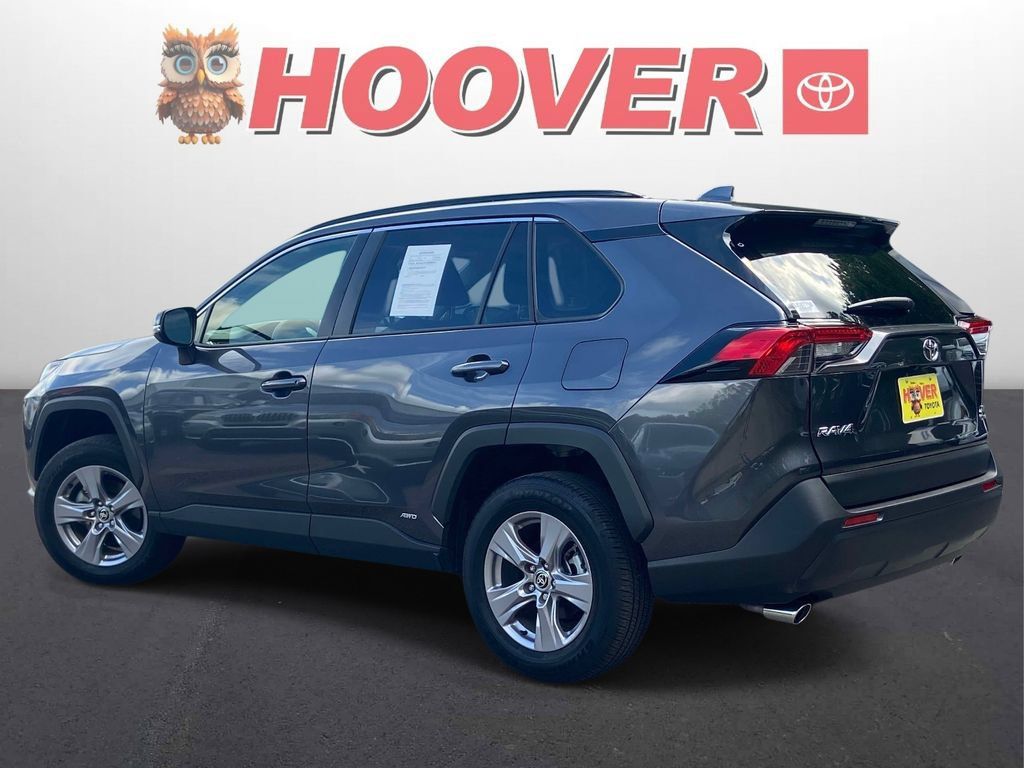 Used 2025 Toyota RAV4 XLE AWD/4WD image 7
