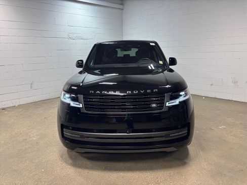 Used 2023 Land Rover Range Rover SE image 3