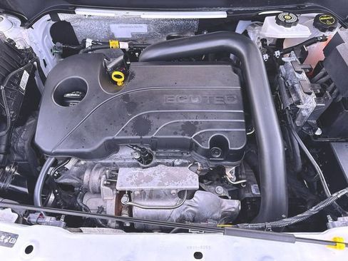 Used 2025 Chevrolet Equinox LT image 29