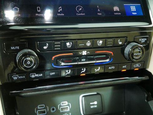 Certified 2023 Jeep Grand Cherokee L Limited w/ Luxury Tech Group II AWD/4WD image 30