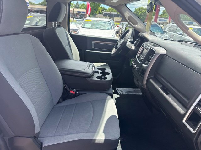 Used 2022 RAM 1500 Classic SLT AWD/4WD image 16