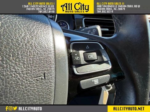 Used 2016 Volkswagen Touareg Sport image 19