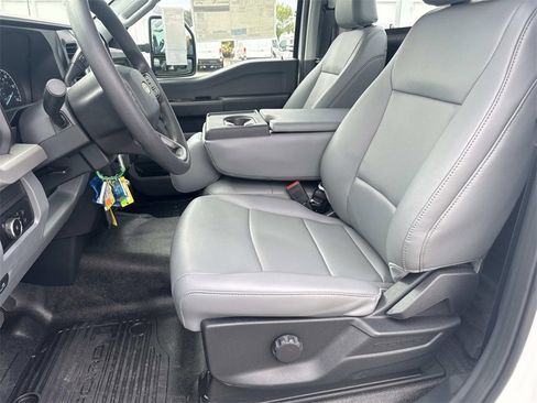 New 2025 Ford F350 XL w/ XL Chrome Package image 18
