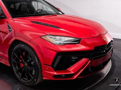 Used 2024 Lamborghini Urus S image 3