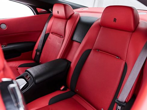 Used 2018 Rolls-Royce Wraith RWD image 48