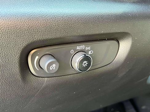 Used 2023 Chevrolet Traverse LT AWD/4WD image 22
