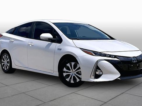Used 2021 Toyota Prius Prime Limited FWD image 3
