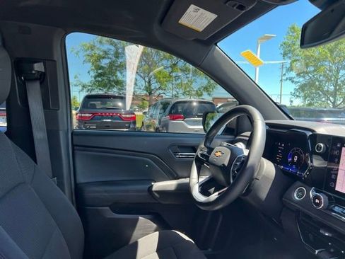 Used 2024 Chevrolet Colorado LT w/ LT Convenience Package II AWD/4WD image 37