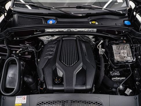 Used 2023 Porsche Macan Turbo AWD/4WD image 28