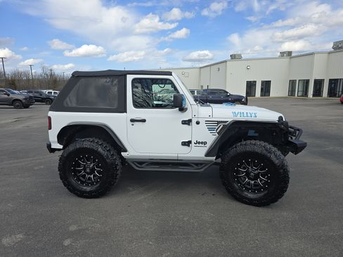 Used 2022 Jeep Wrangler Willys image 14