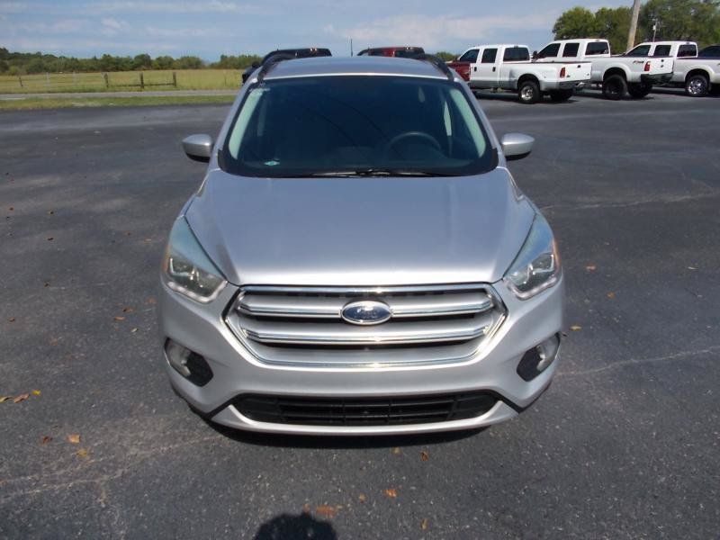 Used 2017 Ford Escape SE w/ Equipment Group 201A FWD image 9