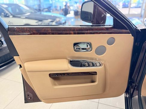 Used 2011 Rolls-Royce Ghost RWD image 7