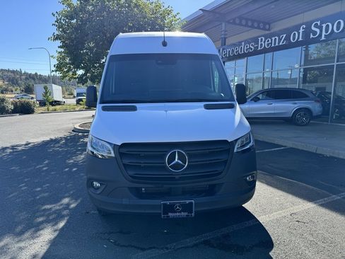 Used 2024 Mercedes-Benz Sprinter 144 Cargo image 2