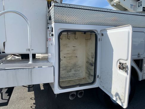 Used 2016 Ford F550 4x4 SuperCab Super Duty image 37