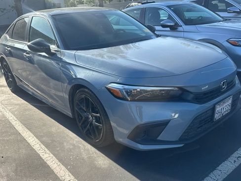 Used 2023 Honda Civic Sport image 2