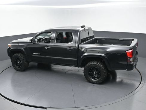 Used 2022 Toyota Tacoma SR5 w/ Technology Package RWD image 46