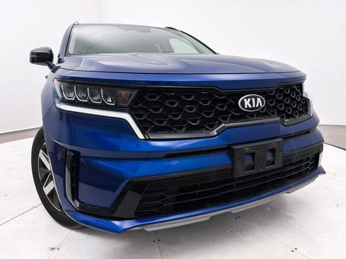 Used 2021 Kia Sorento S image 2