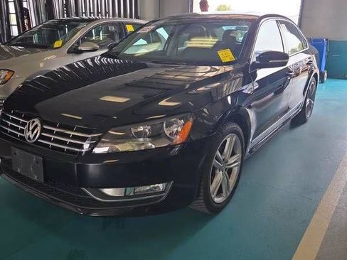 Used 2012 Volkswagen Passat 3.6 SEL Premium FWD image 1
