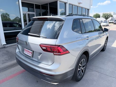 Used 2021 Volkswagen Tiguan S FWD image 8