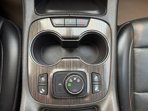 Certified 2023 GMC Acadia SLT w/ Elevation Edition AWD/4WD image 23